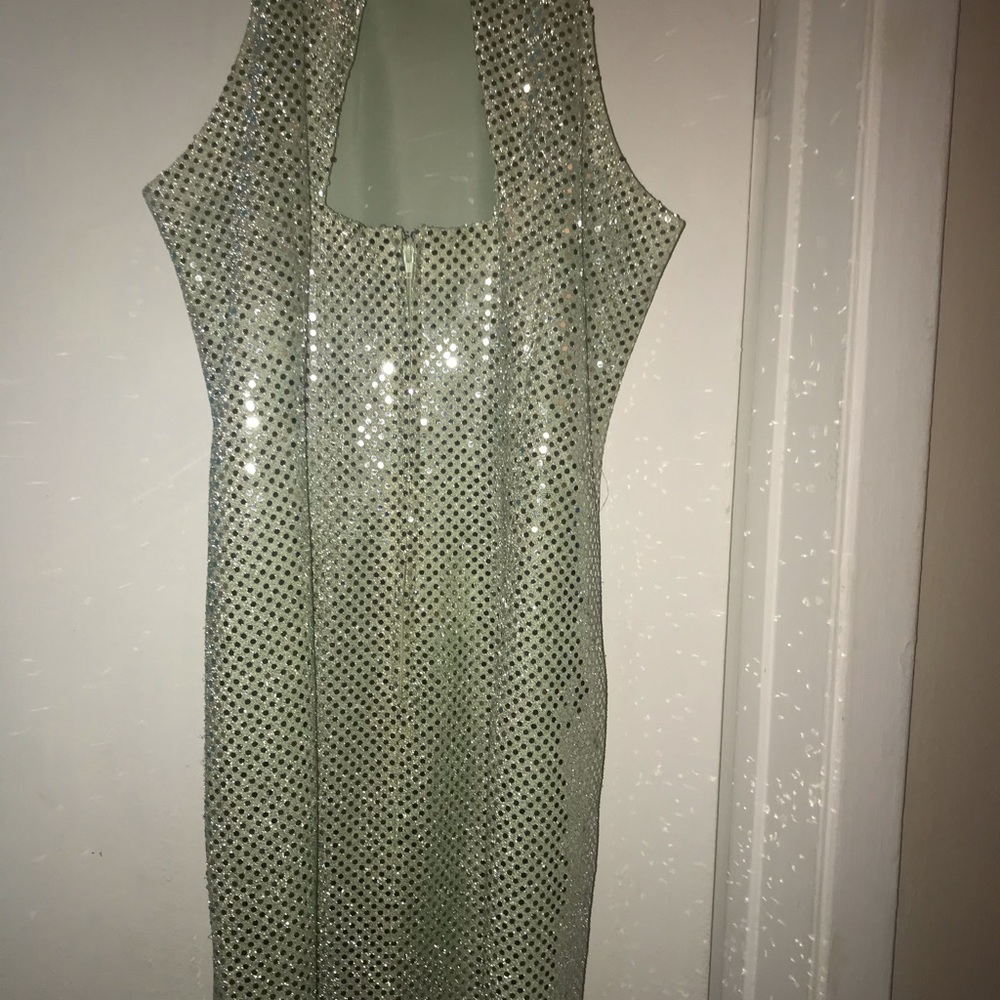Dress - Picture 4 of 4